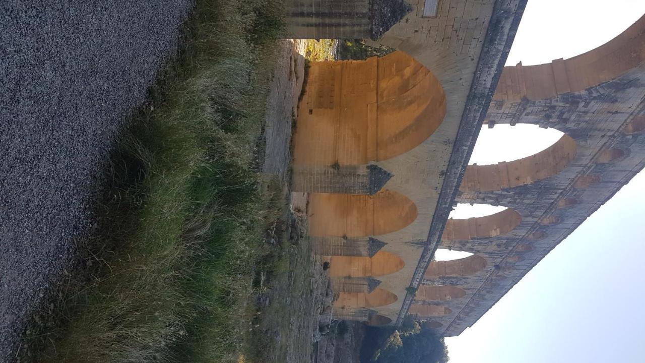 Vila Le Mazet Des Cigales Vers Pont du Gard Exteriér fotografie